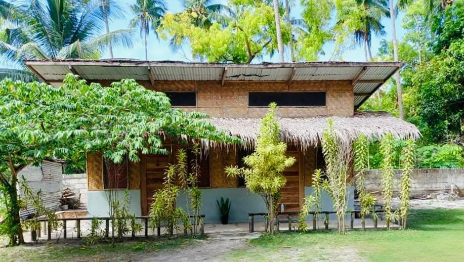 Hotel Sabas Beach And Campsite à Siquijor Extérieur photo